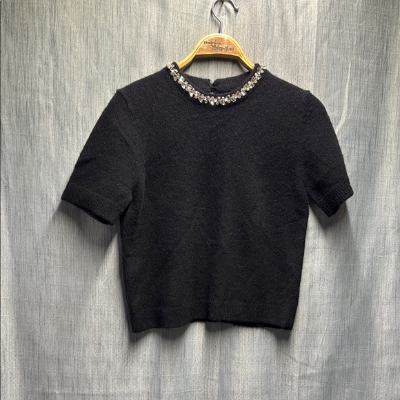 🇺🇸 Velvet Elegant Black Top with Embellished Neckline size extra small - Picture 1 of 8